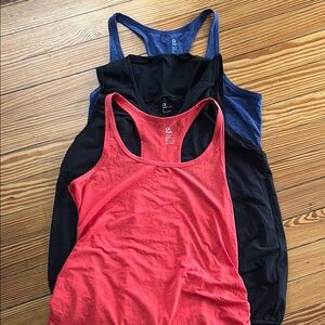 Gap Fit maternity workout tank top